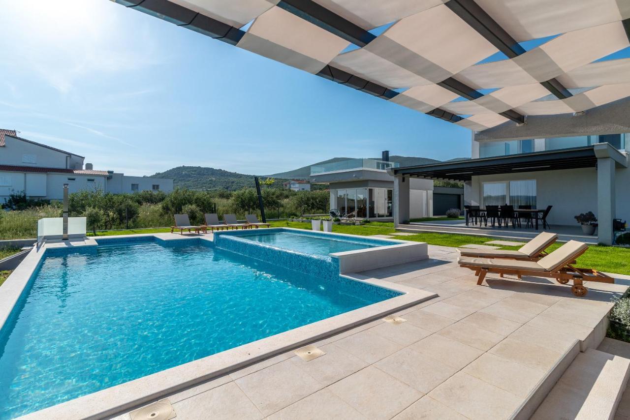 הוילה Kaštel Novi Vitis מראה חיצוני תמונה