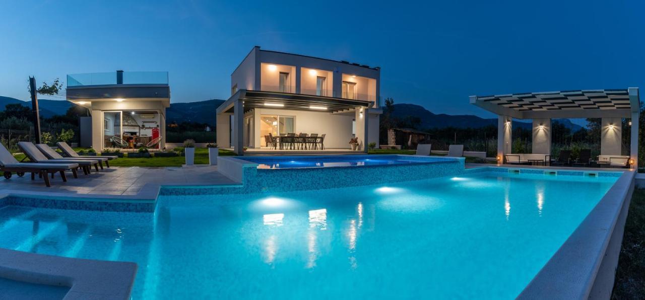 הוילה Kaštel Novi Vitis מראה חיצוני תמונה