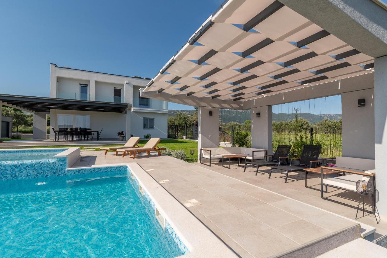 הוילה Kaštel Novi Vitis מראה חיצוני תמונה