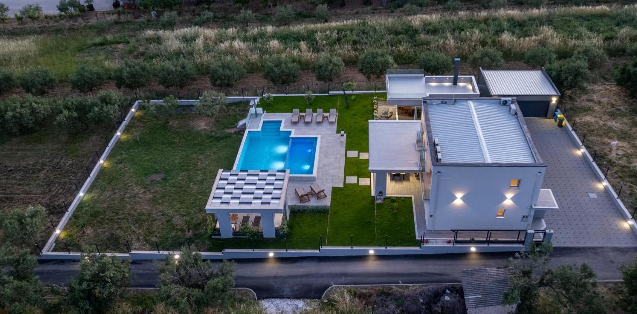הוילה Kaštel Novi Vitis מראה חיצוני תמונה