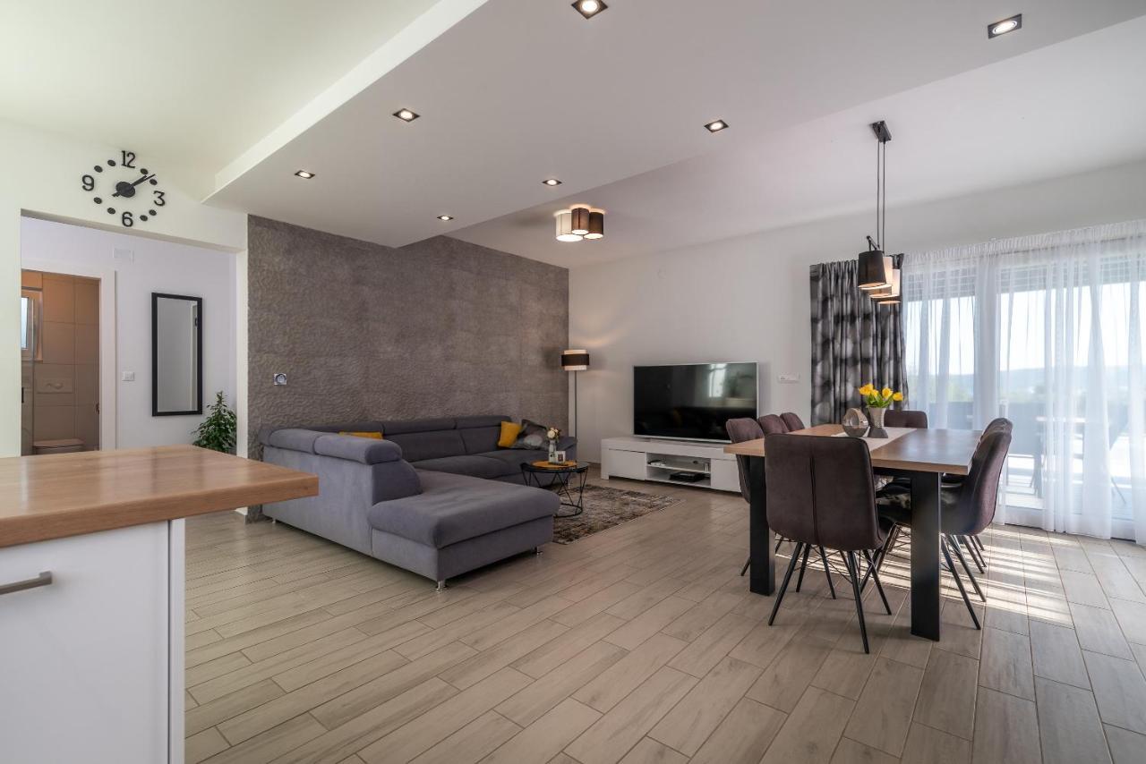 הוילה Kaštel Novi Vitis מראה חיצוני תמונה