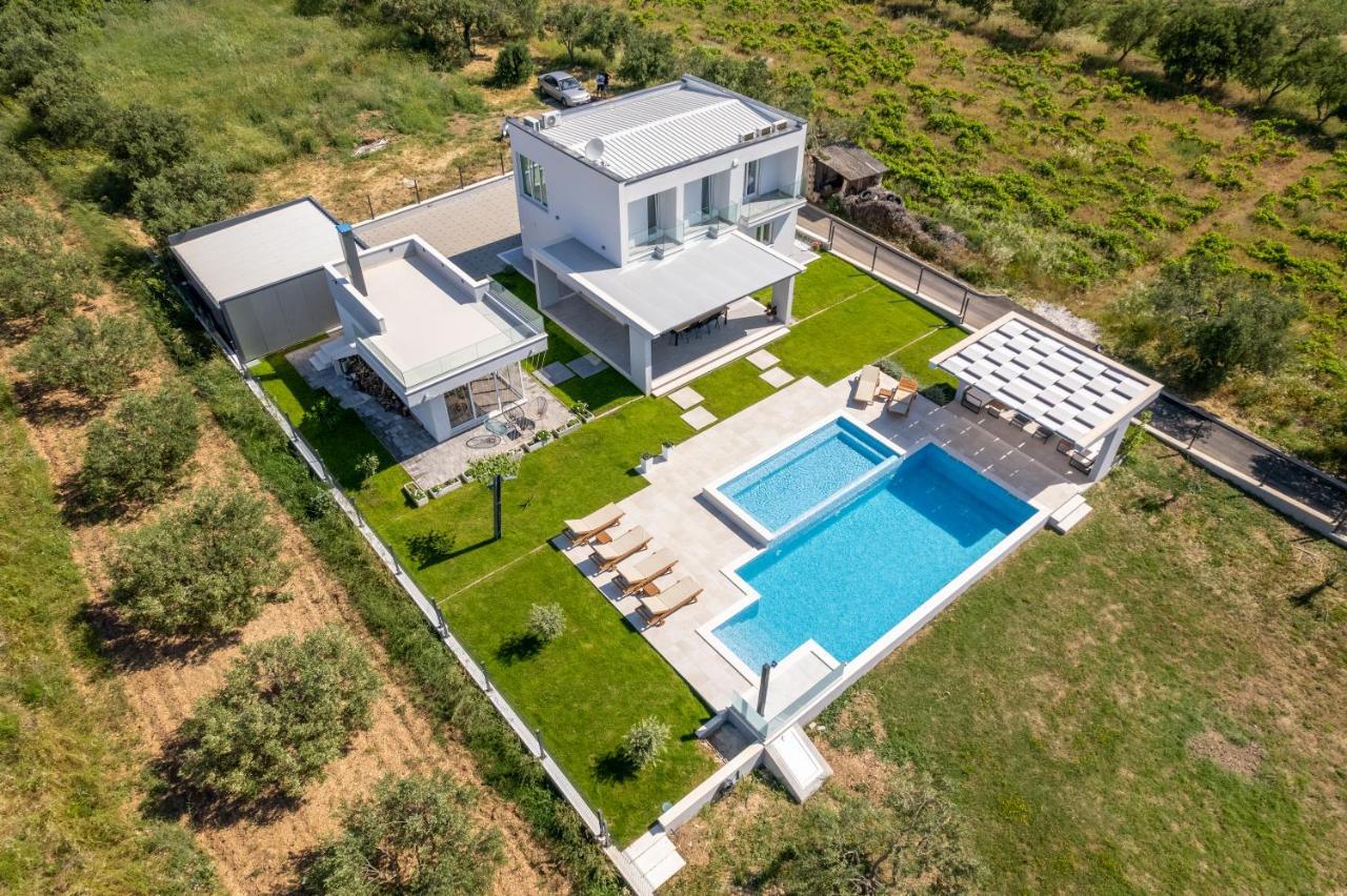 הוילה Kaštel Novi Vitis מראה חיצוני תמונה